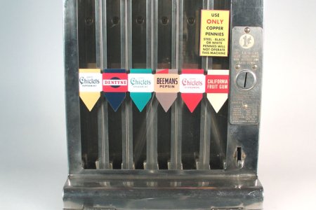 Mills Subway Gum Vendor